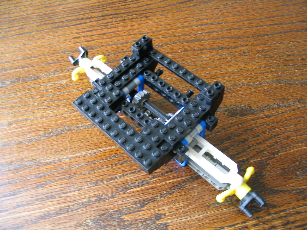 yellowmonstersportscarconstruction01backsuspension07.jpg
