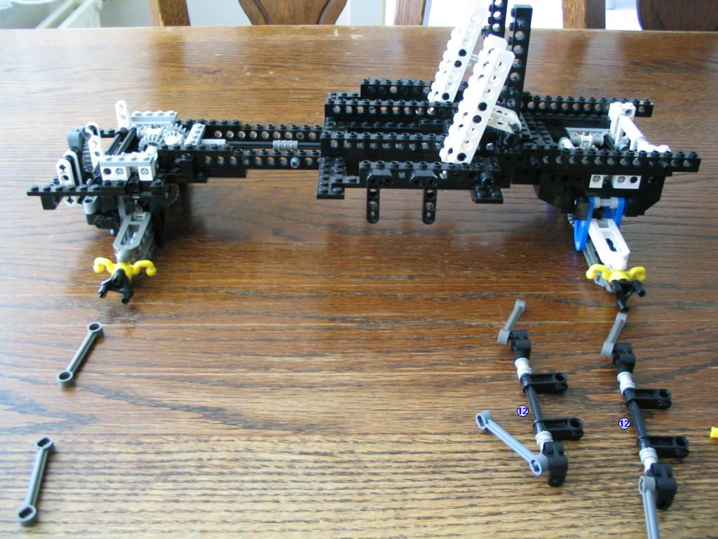 yellowmonstersportscarconstruction06steering01.jpg