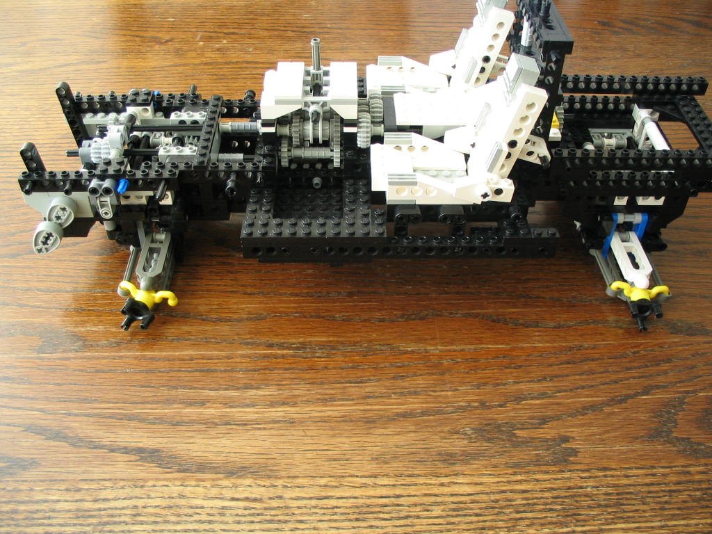 yellowmonstersportscarconstruction11backside04.jpg