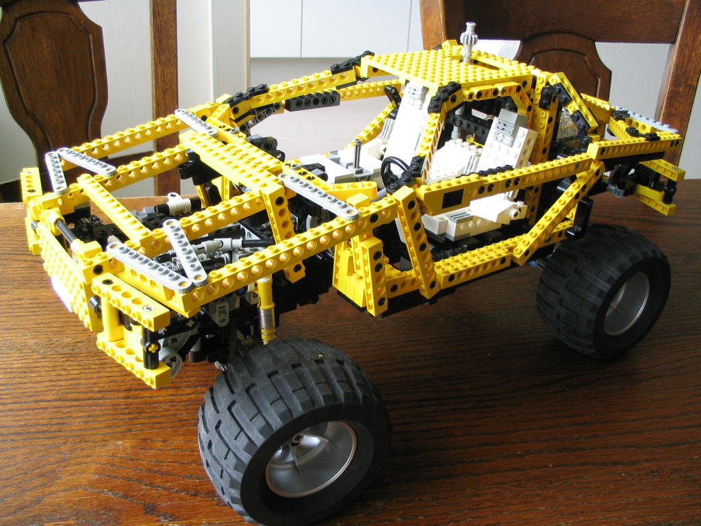 yellowmonstersportscarconstruction15last.jpg