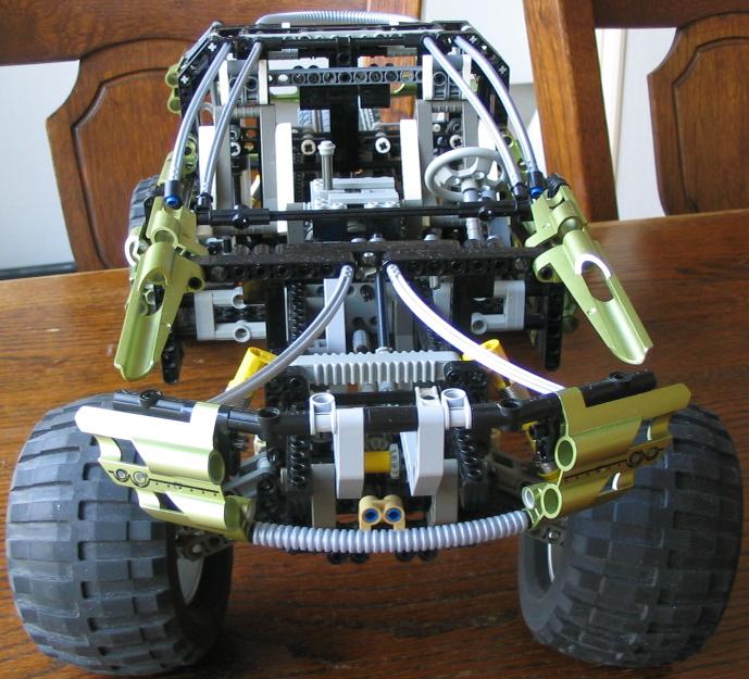 threesupercars_green03.jpg