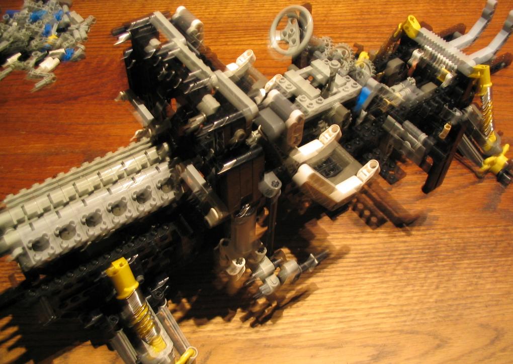 threesupercars_greenchassis02.jpg