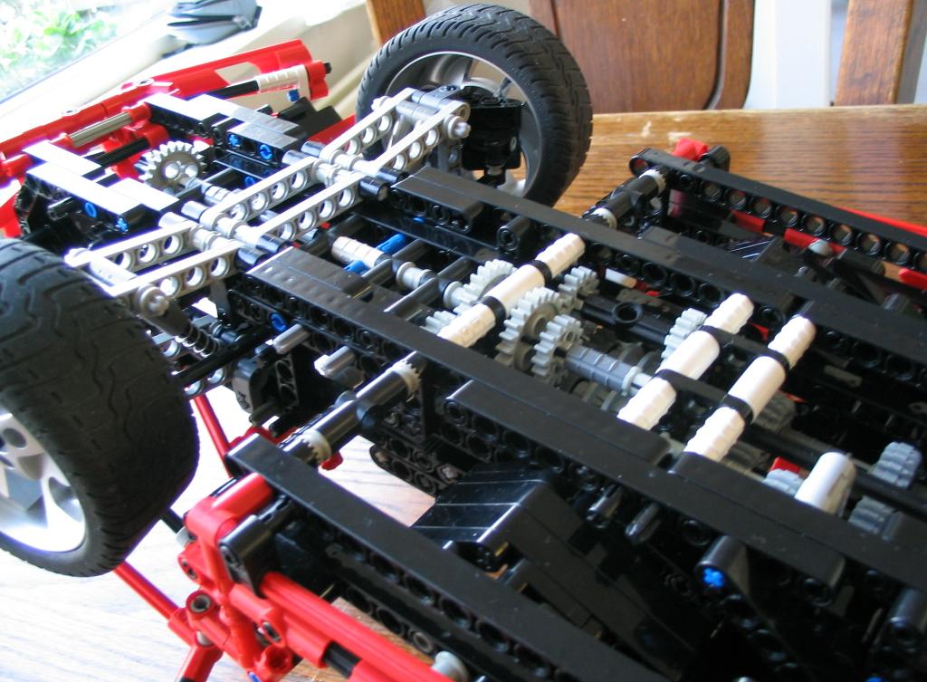 threesupercars_red02.jpg