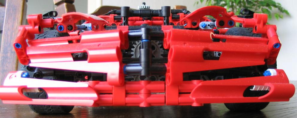 threesupercars_red05.jpg