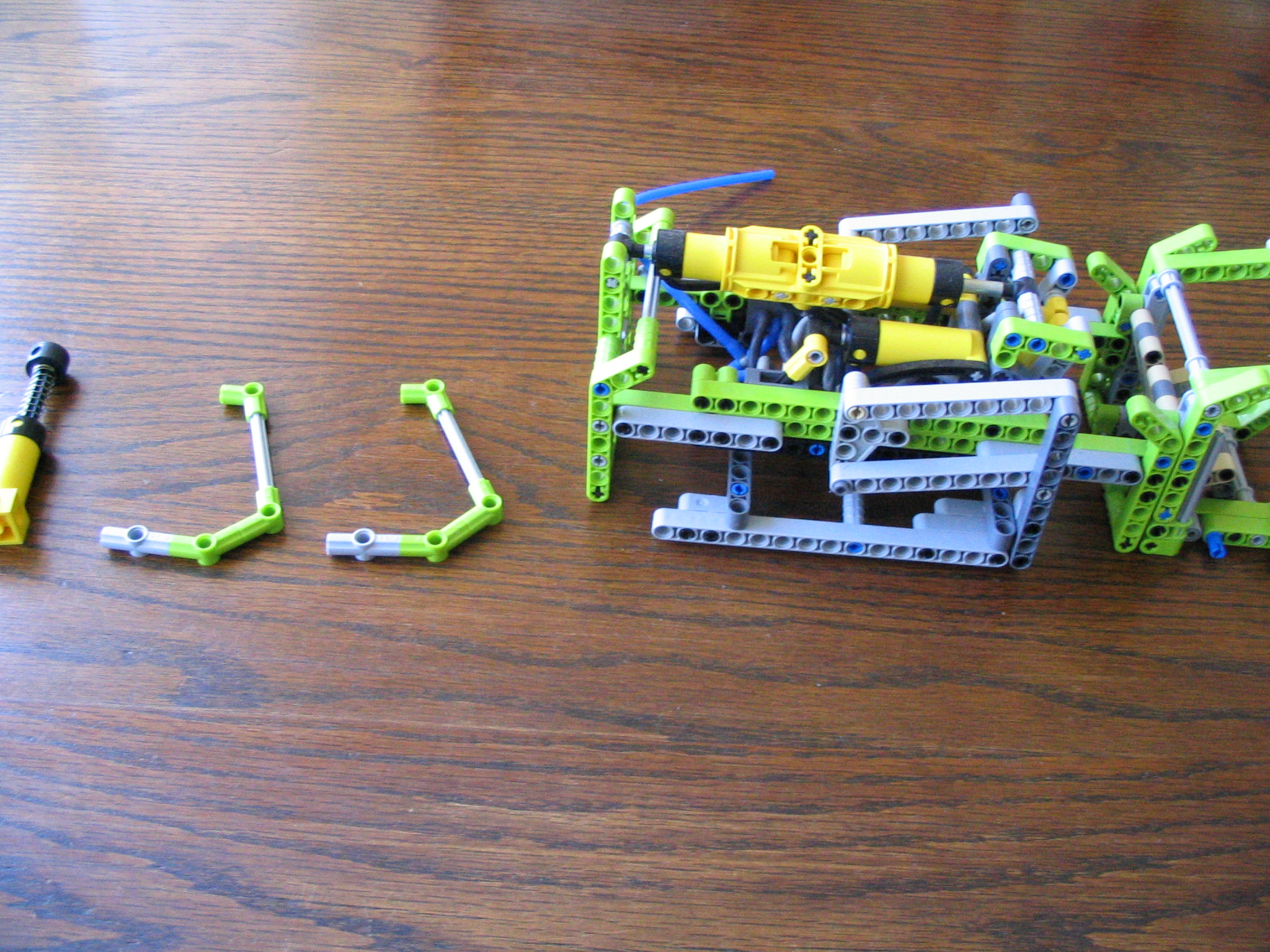 lego_pneumaticwalker_003.jpg