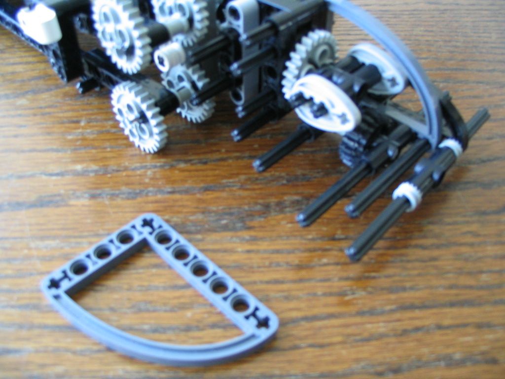 walkingmachine0046.jpg