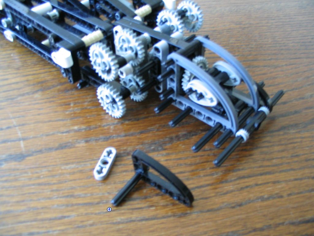 walkingmachine0047.jpg
