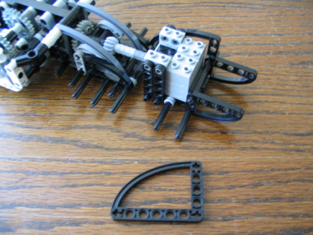 walkingmachine0068.jpg