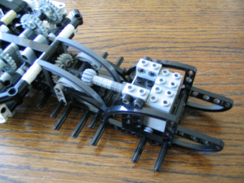 walkingmachine0069.jpg