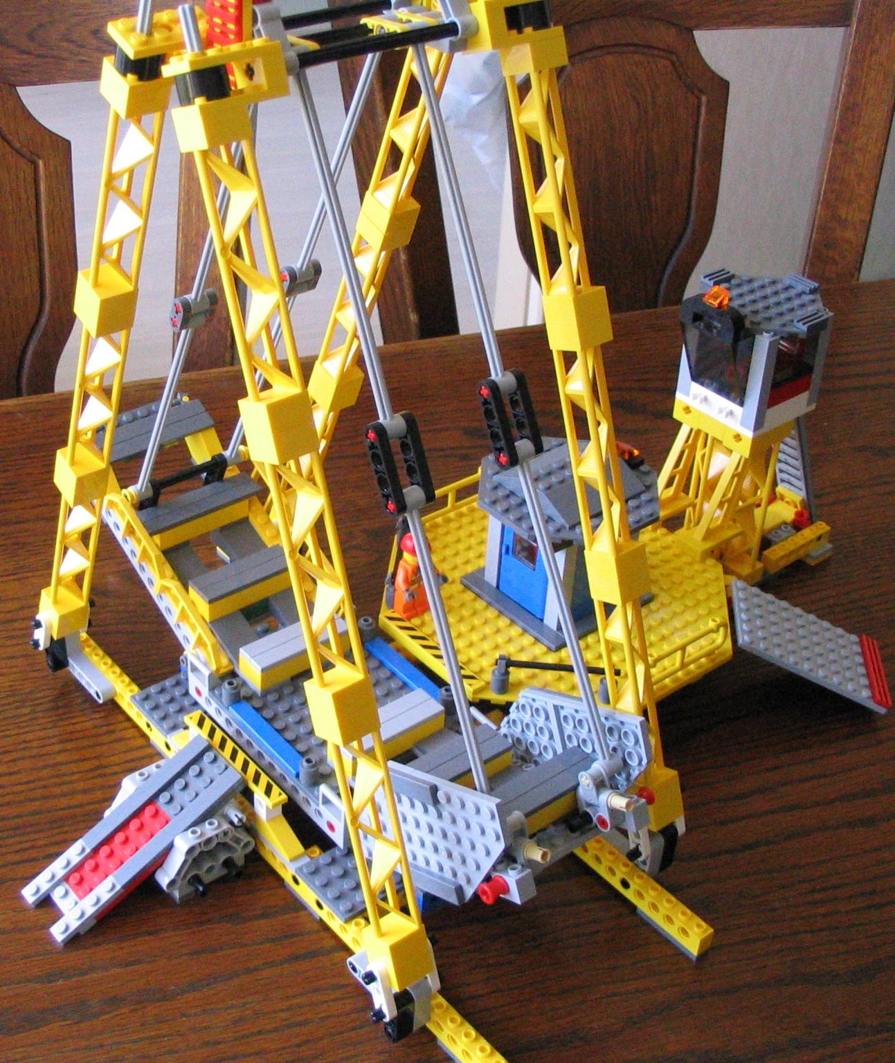 lego_7905amusementride_001.jpg