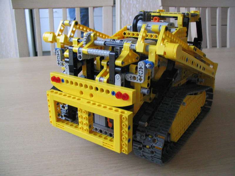 lego_8275trackedloader_006.jpg