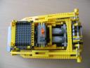 lego_8275trackedloader_013.jpg