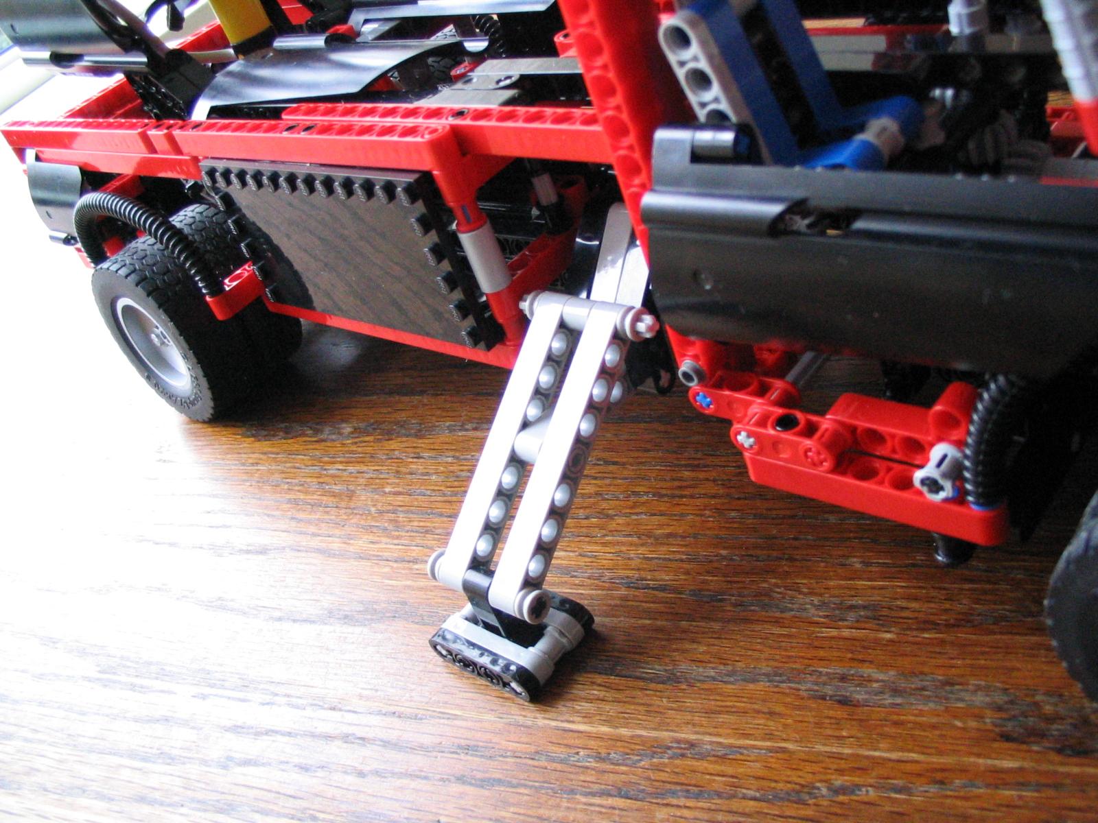 lego_8285_firetruck_006.jpg