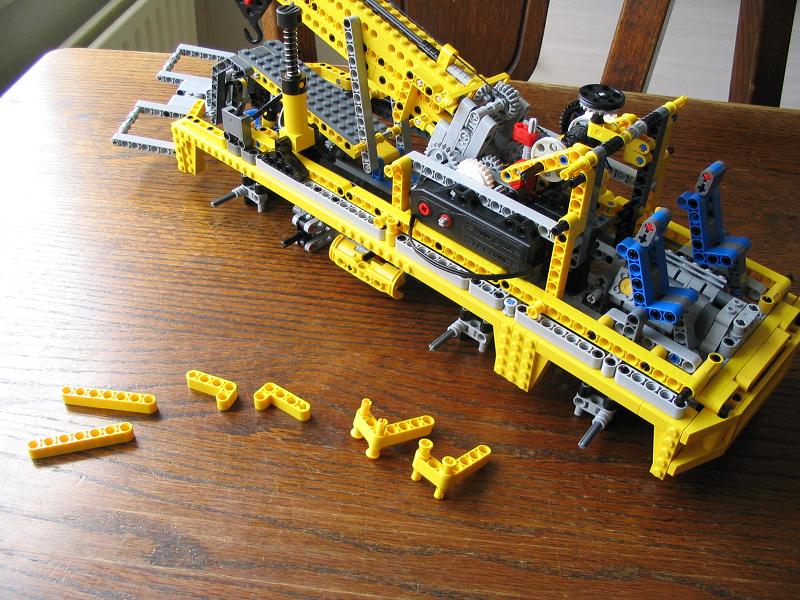 lego_8421towtruck_instructions016.jpg