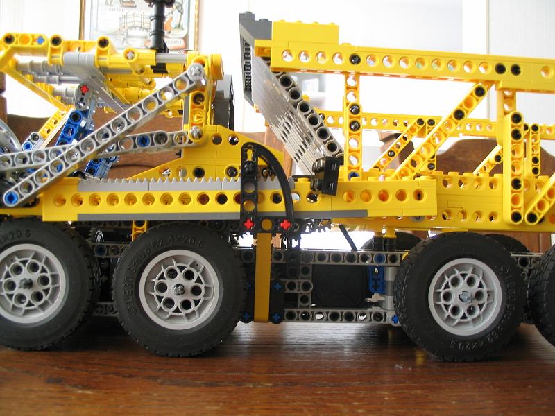 lego_8421_grabbertruck003.jpg