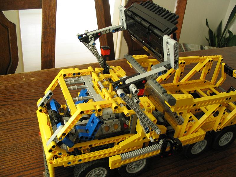 lego_8421_grabbertruck007.jpg