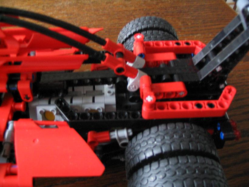 8436formula1car_back.jpg
