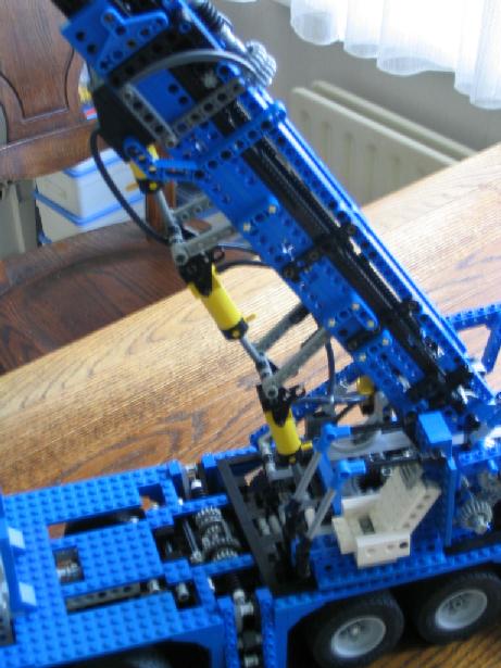 supercranetruck16.jpg