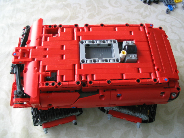 armoredarctictruck_001.jpg