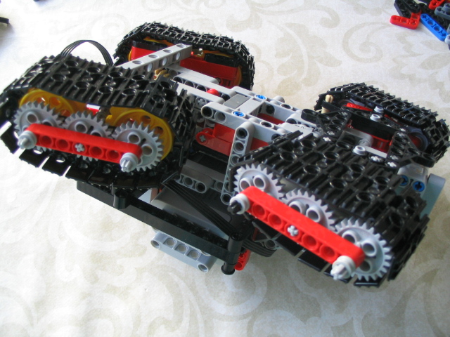 armoredarctictruck_008.jpg
