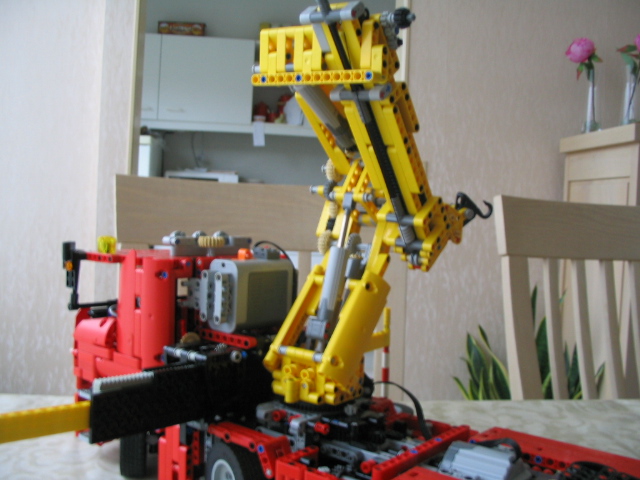 crane_truck_150.jpg