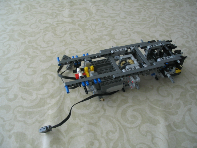 legofiveaxletruck2011_020.jpg