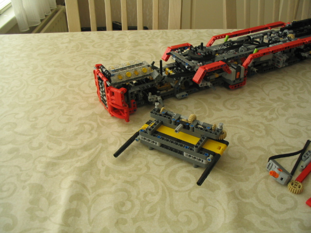 legofiveaxletruck2011_073.jpg