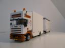 truck002.jpg