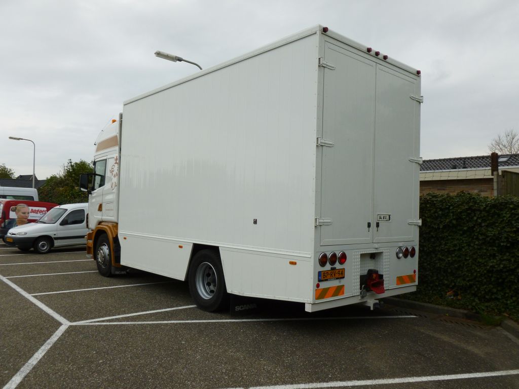 truck008.jpg