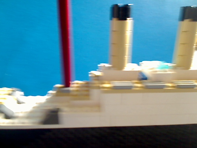 09_titanic_stern_closeup.jpg