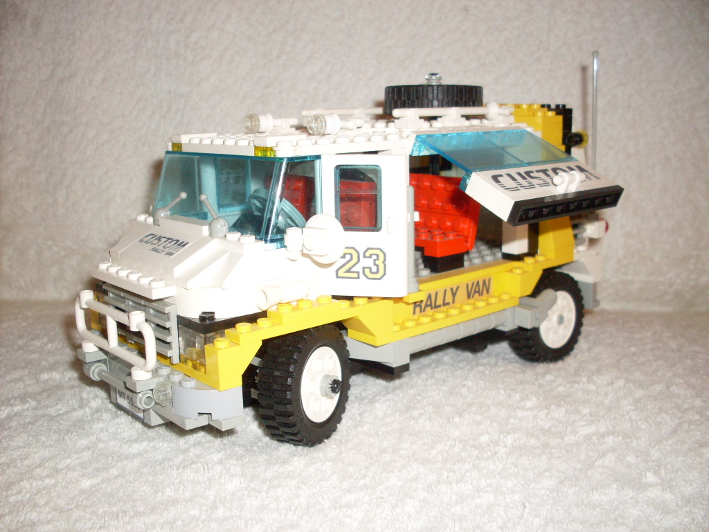 5550_-_custom_rally_van_02.jpg