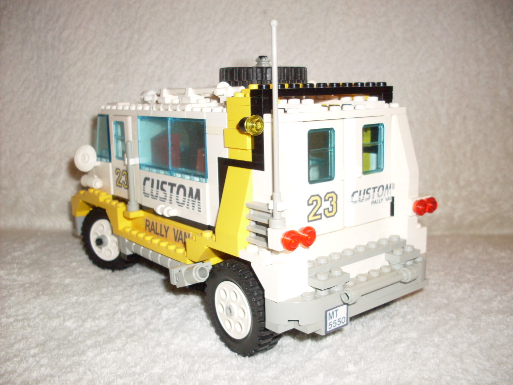 5550_-_custom_rally_van_03.jpg
