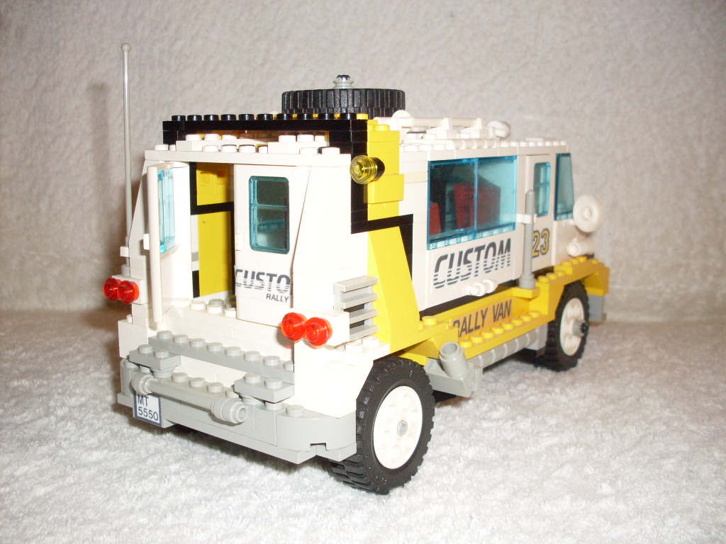 5550_-_custom_rally_van_05.jpg