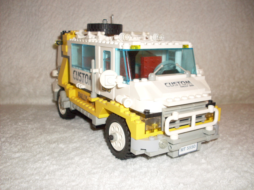 5550_-_custom_rally_van_06.jpg