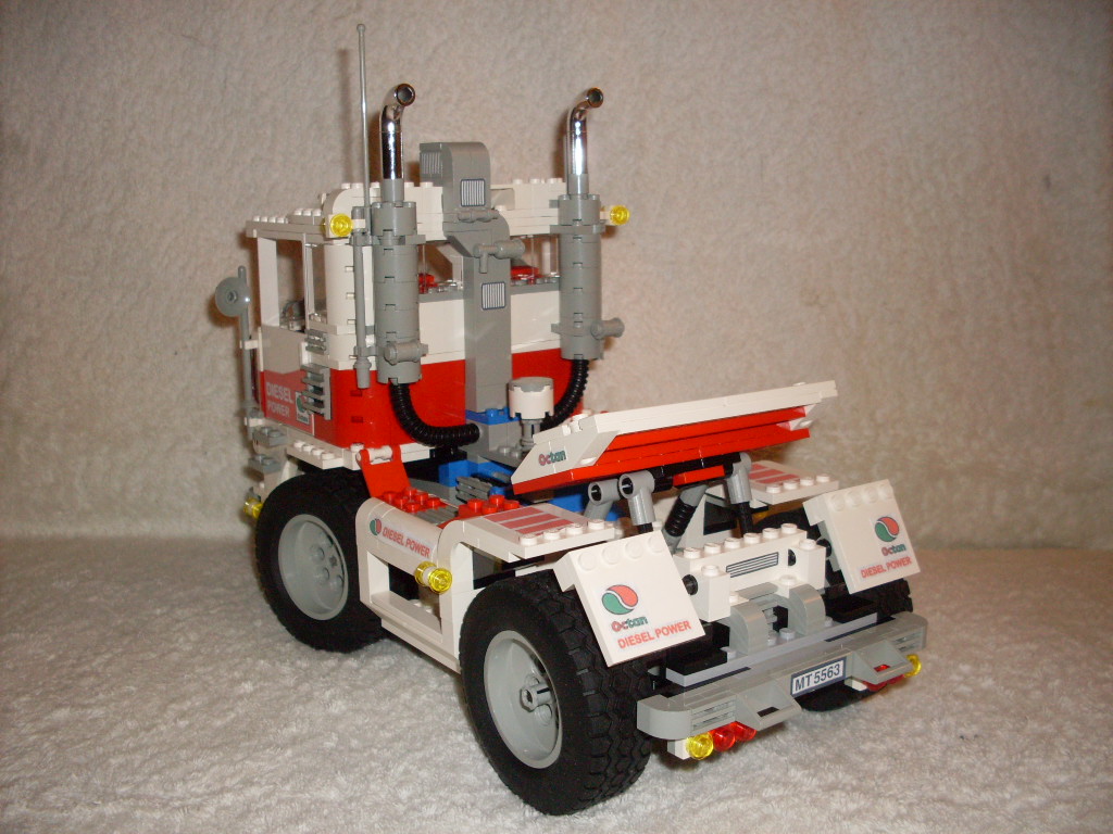5563_-_racing_truck_03.jpg