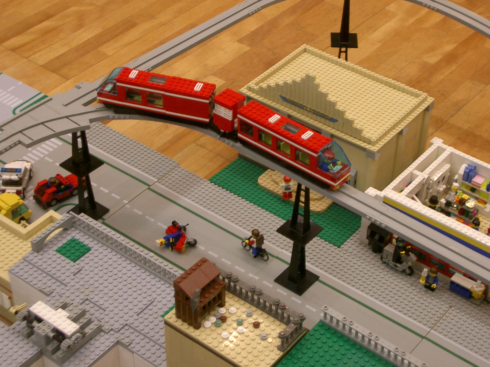 all_monorail_yuko_01.jpg