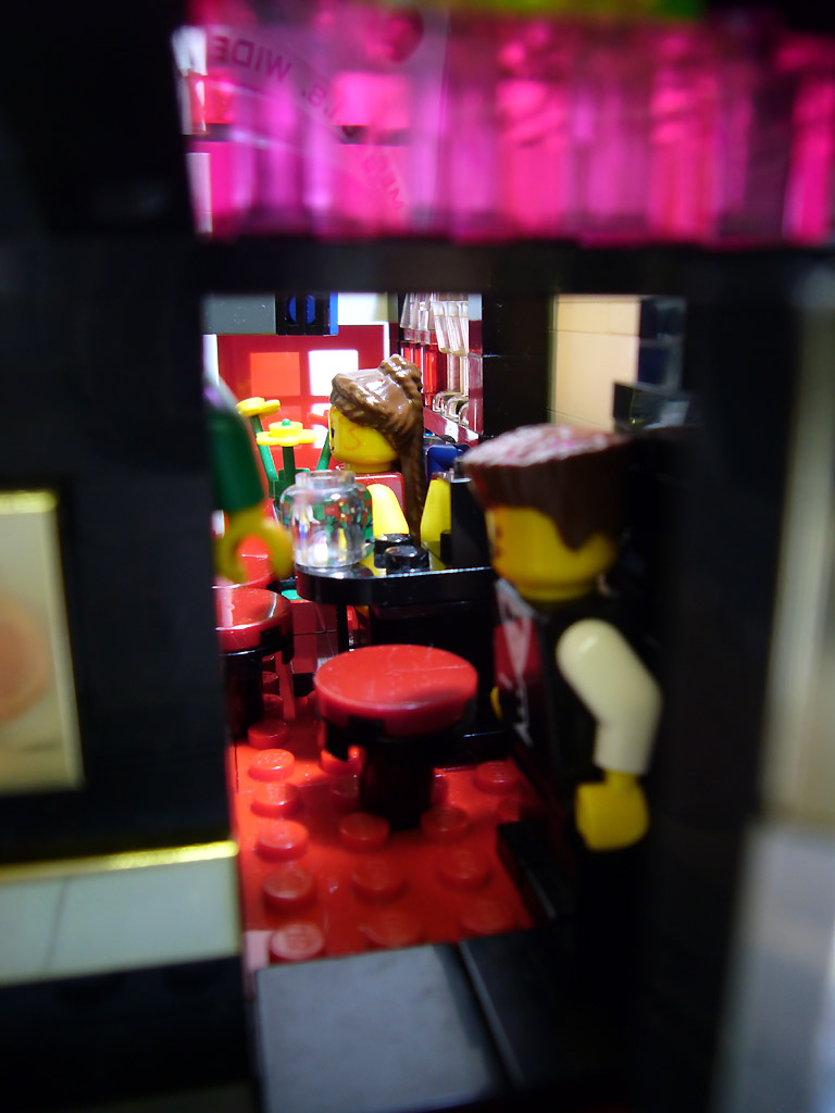 aycow_secret-shop_edge_10.jpg