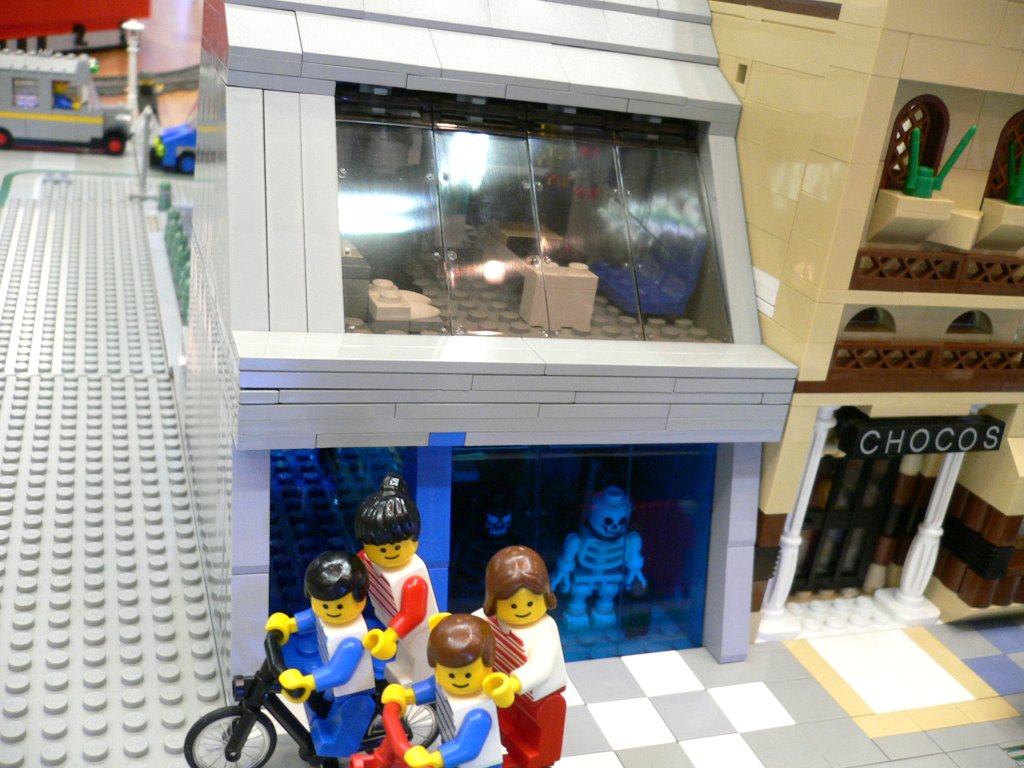 edge_shops_ayc_02.jpg