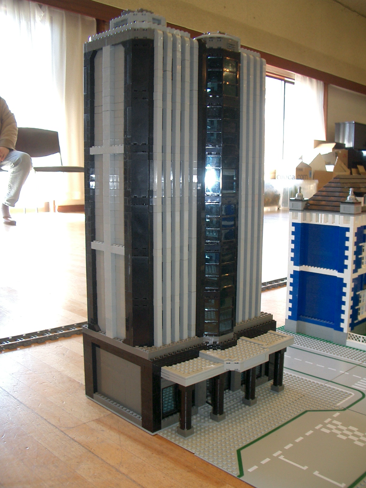kaki_bldg_sinobu_01.jpg