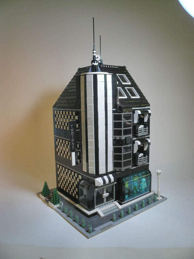 mutchy_2tonebldg_mty_03.jpg