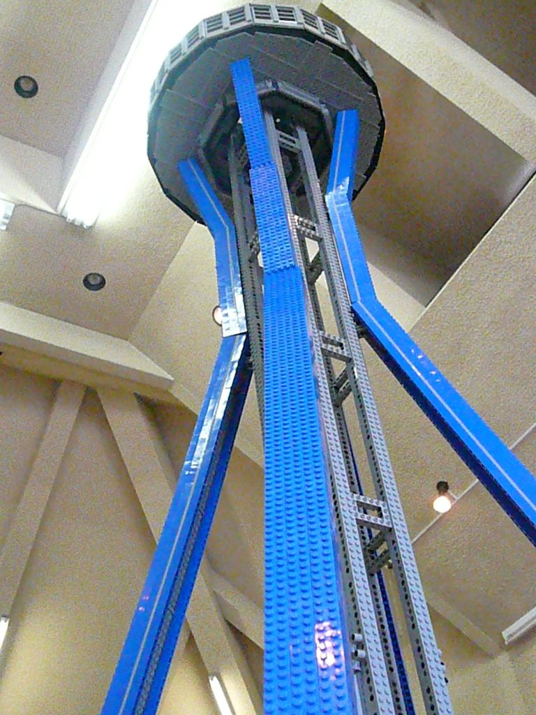 uda_tower_mty_02.jpg