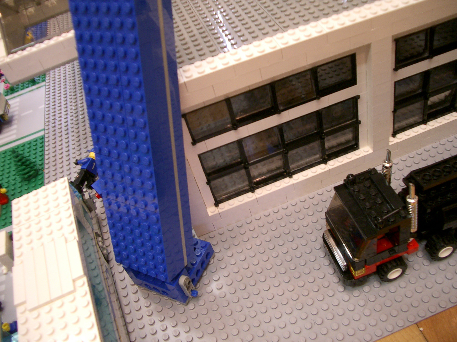 uda_tower_yuko_03.jpg