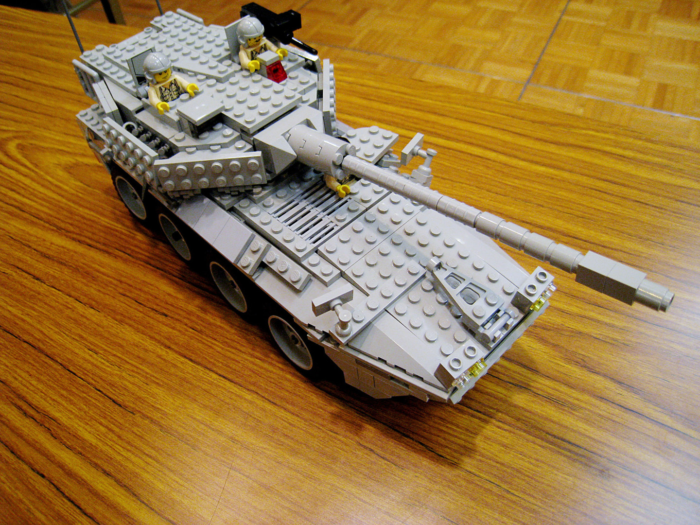 shinob-tank-zat-02.jpg