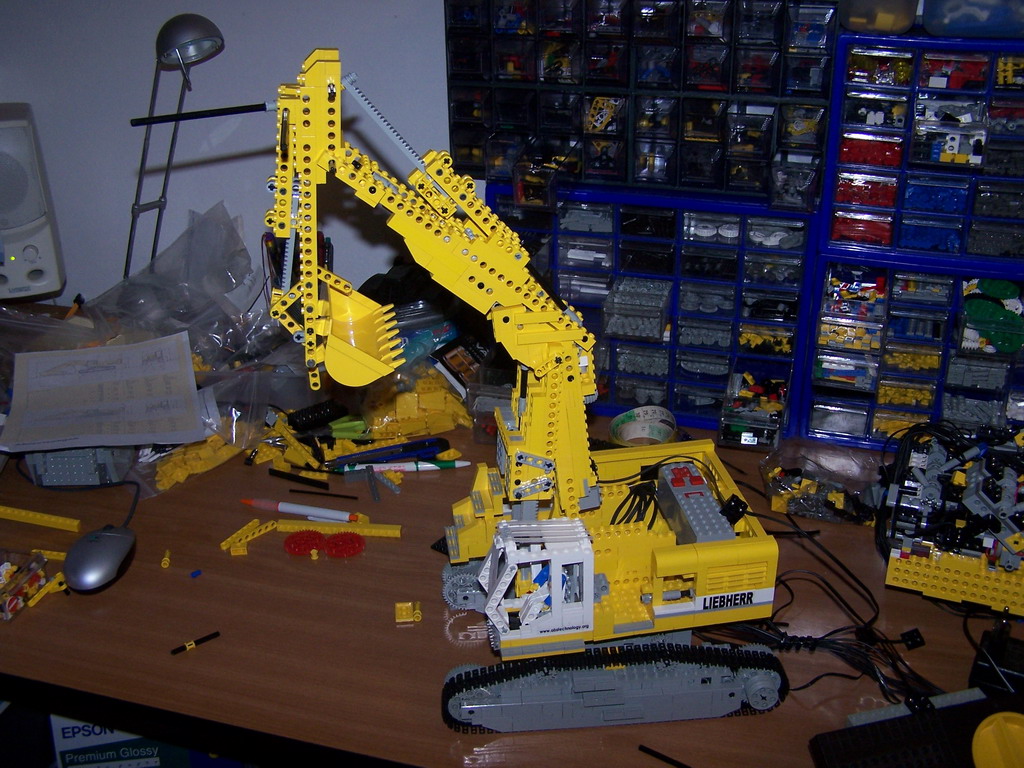liebherr_r964_03.jpg