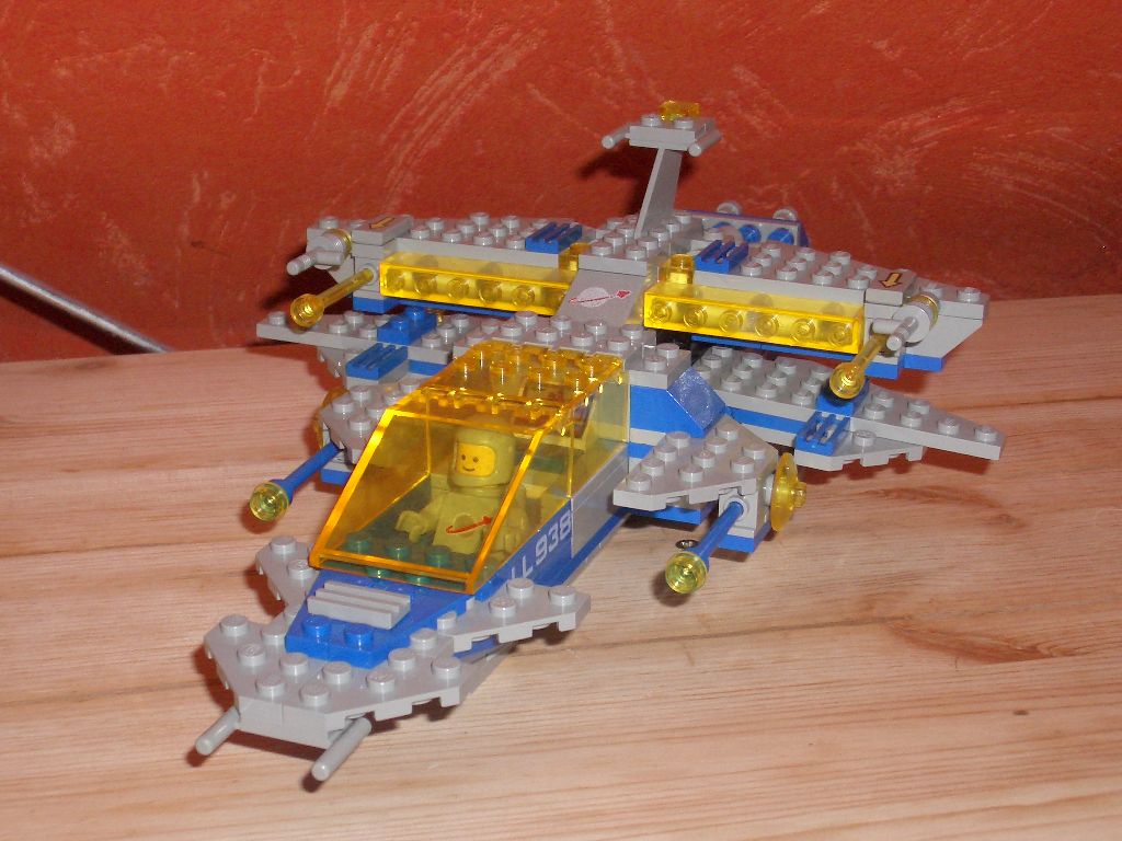 lego_6781_classic_striker_01.jpg