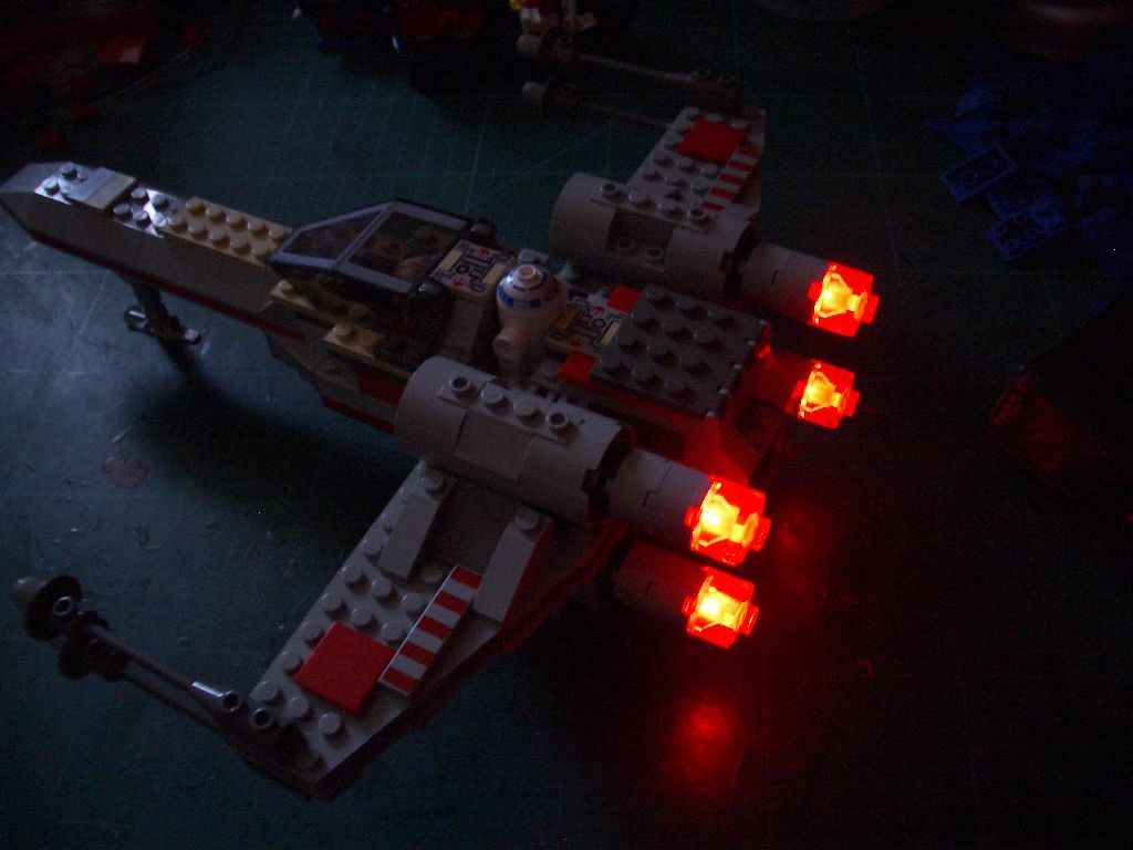 light_up_x-wing_02.jpg