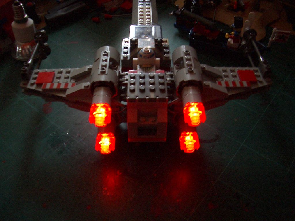 light_up_x-wing_04.jpg