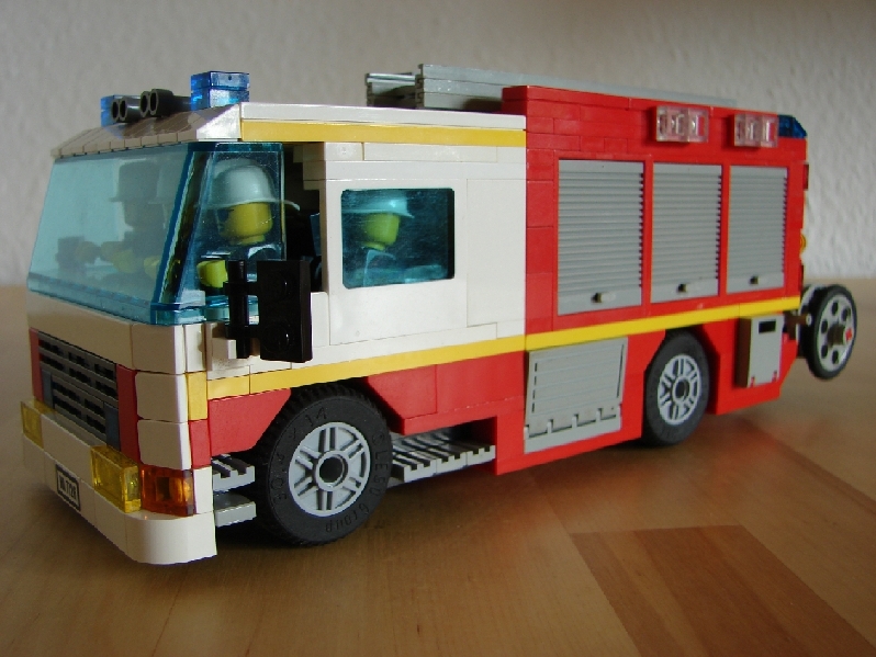 lf16-12_fire_engine_01.jpg