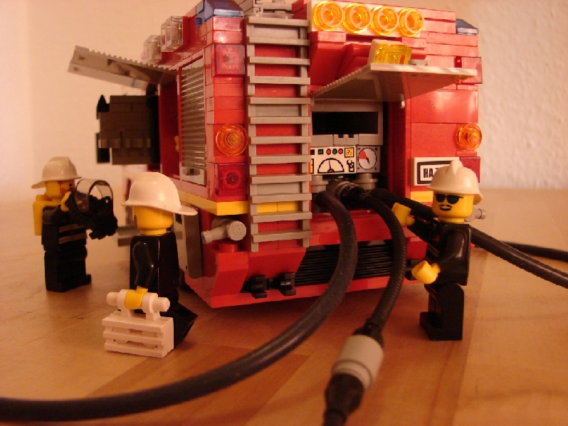 lf16-12_fire_engine_18.jpg