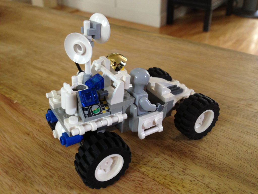space_rover_02_rear_3quarter.jpg